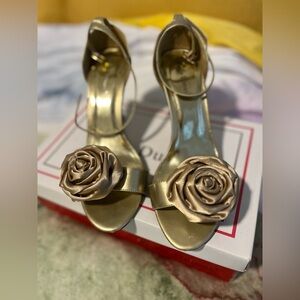 Gold embellished Pierre Dumas heels